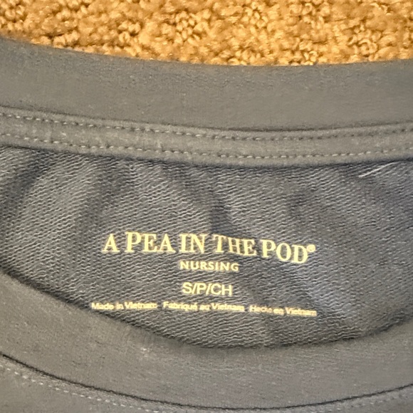 A Pea in the Pod Blue Nursing Top - Picture 2 of 4